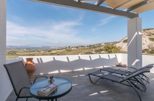 Milos House | Sunset Village 1