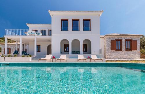 Skopelos Town Villa | Sunshine Pool Villa