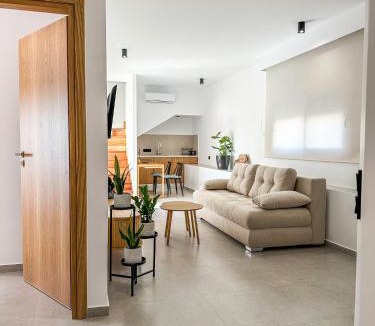 Chamalevri Apartment | Swallows House