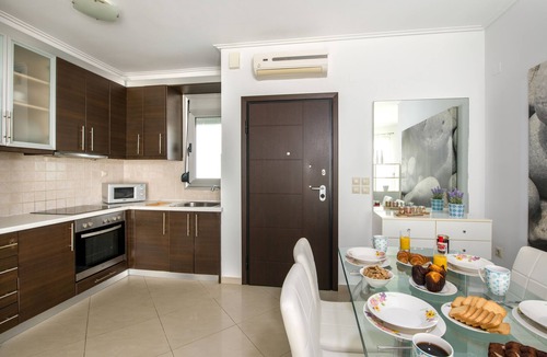 Nea Chora Apartment | Sweet Breeze: 1 minute walk to sandy beach