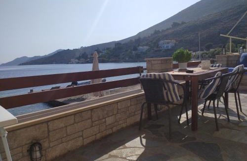 Symi House | Symi . VILLA CALME (Sur la Mer).