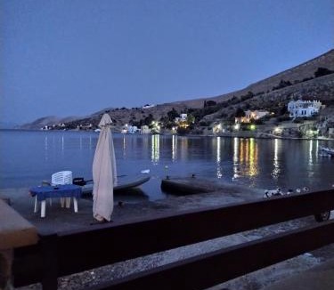 Symi House | Symi . VILLA CALME (Sur la Mer).