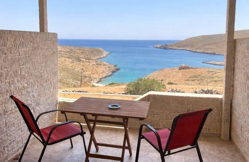 Omales Condo | Tainaros Rooms - Beachfront Comfy Getaway