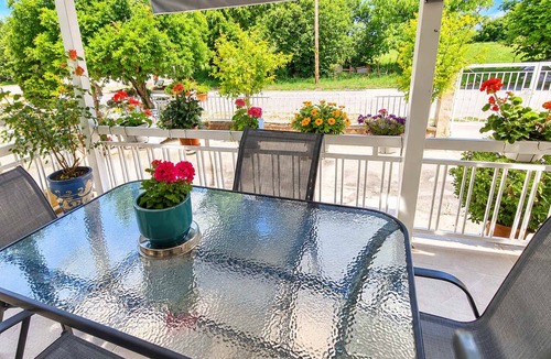 Trikala House | Tania's House - Meteora Peaceful Garden Retreat