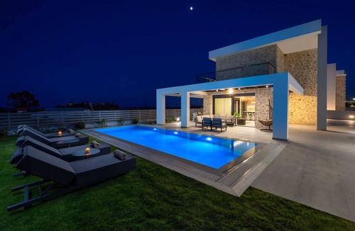 Gennadi Villa | Terra Magna - Alba Villa