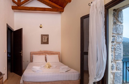 Itilo House | Thalia - 1 bedroom stone built traditional apartment