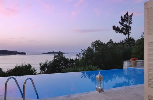 Katsimatika Villa | The Artist's House - One Bedroom Villa, Sleeps 2