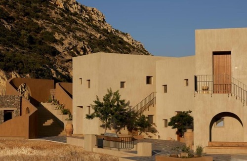 Matala Apartment | The "Artist's Nest" Exclusive Villa | 2 Ensuite Bedrooms & Private Heated Pool