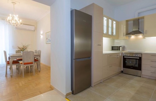 Old Town Apartment | The Bright Suite - elegant, fully renovated, with lift, air conditioning apt
