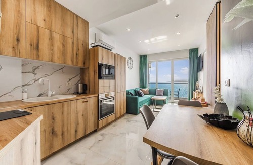 Shengjin Apartment | The Butterfly Apartment | Seafront & Amazing Views by PikHost