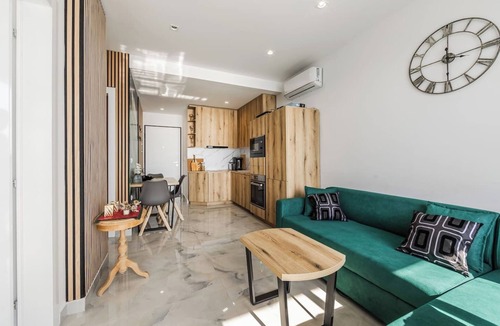 Shengjin Apartment | The Butterfly Apartment | Seafront & Amazing Views by PikHost