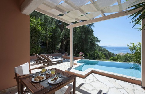 Katavolos Cottage | The Cottage, Kaminaki, Katavolos, Corfu. Short walk toKaminaki beach.