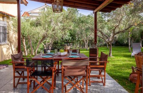 Haniotis Villa | The Garden Villa Hanioti