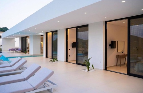 Nidri Villa | The Oasis, luxury Villa in Nidri