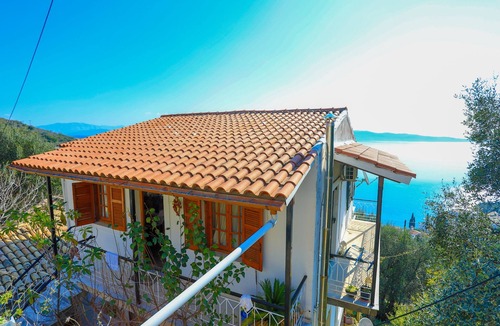 Vlachatika House | The Old Office: Stunning views, A/C, WiFi, above Kalami Beach