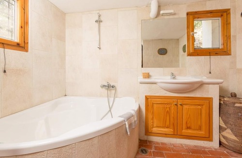 Kavalleraina Villa | The Olive Press Agni Bay
