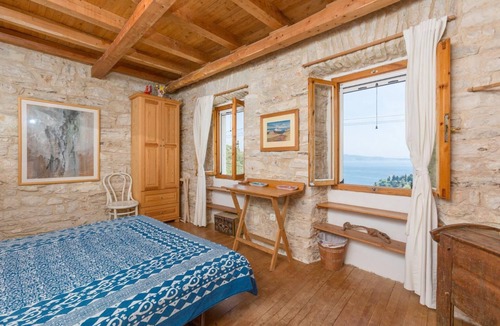 Kavalleraina Villa | The Olive Press Agni Bay