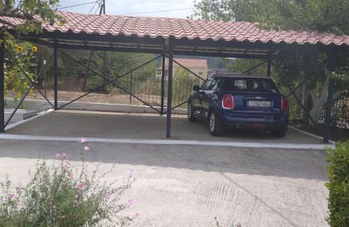 Perivolion House | The Pergola Cottage.Feel the local vibes!