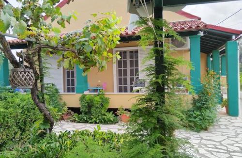 Perivolion House | The Pergola Cottage.Feel the local vibes!