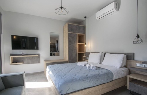 Nea Iraklia Apartment | TheaSea Luxury Suites- Bungalow 2