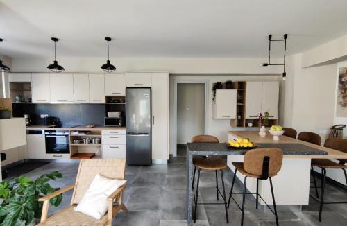 Mourniai Apartment | Thelma and Louise house