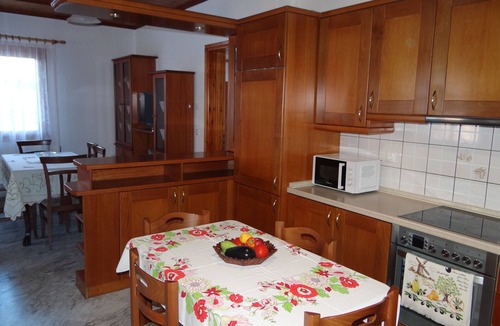 Kalambaka Apartment | Theofania's Marble House Meteora