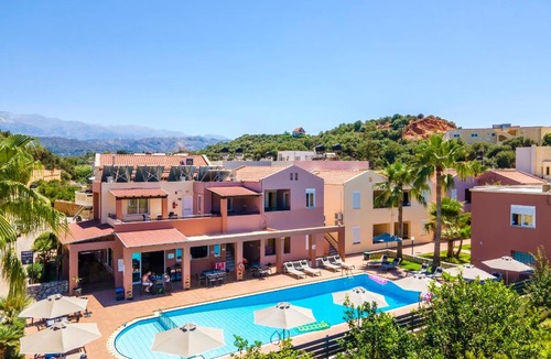 Makrys Tichos Apartment | Theos Holidays Apartments
