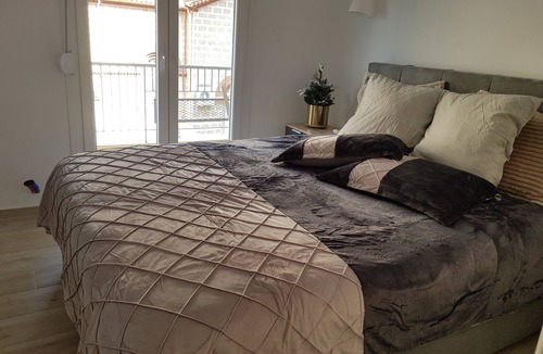Thessaloniki Apartment | Thessaloniki City Center 2 bedroom apartment with Agia Triada church view
