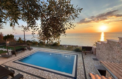 Agios Nikitas Villa | TheWave Classic Villa Kathisma Beach Lefkada