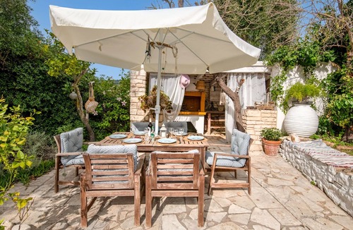 Magazia Apartment | Thodoros in Paxi with 3 bedrooms and 2 bathrooms