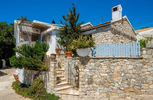 Magazia Apartment | Thodoroulis in Paxi with 1 bedrooms and 1 bathrooms