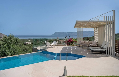 Gramvousa Villa | Traditional Crete Villa | Villa Horizon | 3 Bedrooms | Private Pool & Ouotdoor
