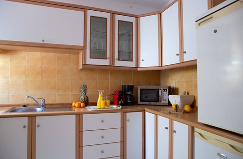 Megalochori House | Traditional House fully-equipped with private yard, at the heart of the village.