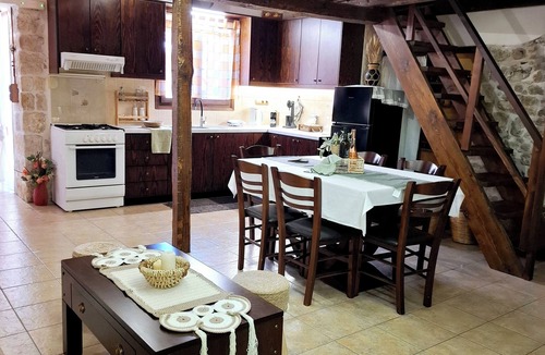 Episkopi House | Traditional Stone House in a Peaceful Cretan Village - 20' from Heraklion Center