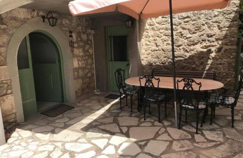 Sfakiotes House | Traditional Stonehouse in Kavalos