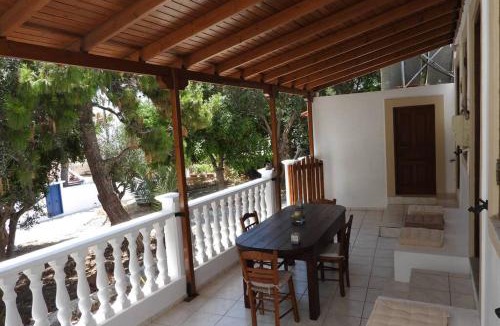 Halki Apartment | Traditional Villa Efterpi