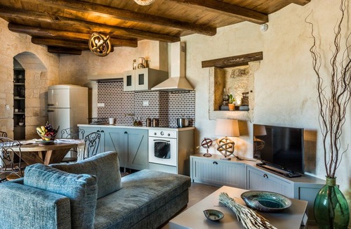 Paidochori Villa | Traditional Villa with Private Heated Pool and BBQ