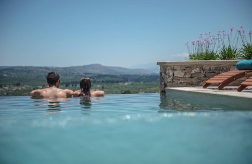 Paidochori Villa | Traditional Villa with Private Heated Pool and BBQ