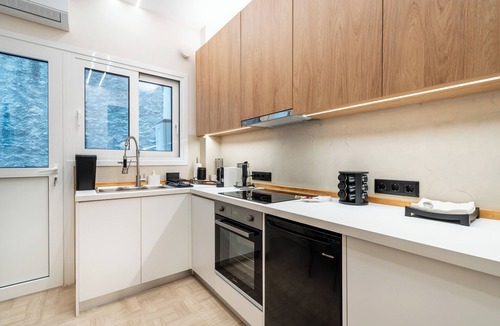 Pangrati Apartment | Tranquil 2-bedroom APEX apartment with AC in lovely Athina