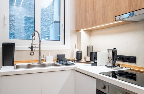 Pangrati Apartment | Tranquil 2-bedroom APEX apartment with AC in lovely Athina