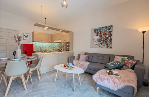 Rethymno Apartment | Tre Jolie - Elegant Cityheart apartment