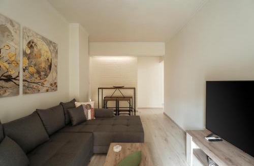 Zavlani Apartment | Tree Road Patras City Apartment