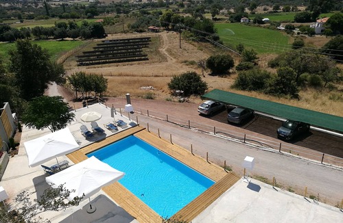 Petra Villa | Troyan Hill Type Mais Νο 2, Garden, Panoramic View & Pool for 2 to 5 adults