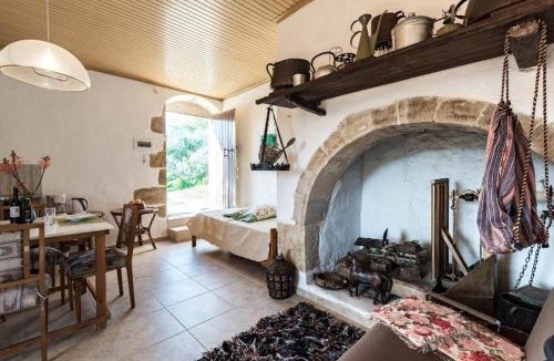 Milia House | Tsikalaria Traditional Stone House