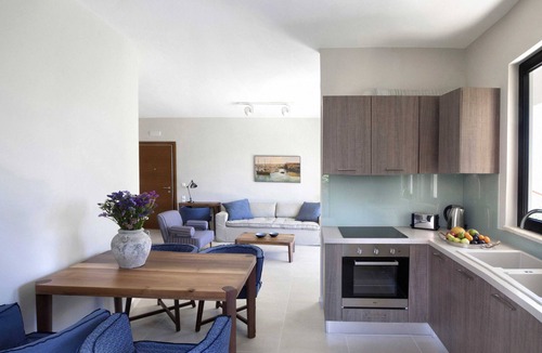 Daratsos Apartment | Two Bedroom Apartment Garden View First Floor