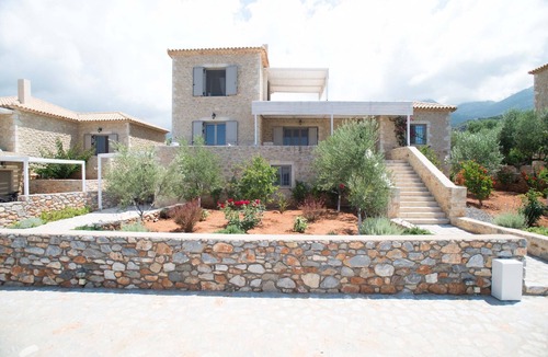 Riglia Villa | Two Bedroom Maisonette Villa - Ilianthos
