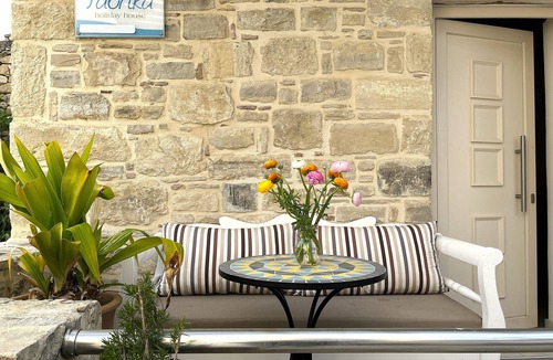 Pitsidia House | Vacation home Fabrika - enjoy a relaxing vacation.