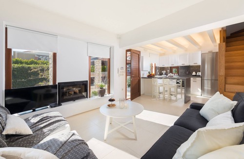 Petaloudes Villa | Valasia Boutique Villa