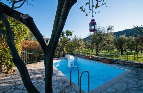 Ano Vasilikos Villa | Valory's Stone House