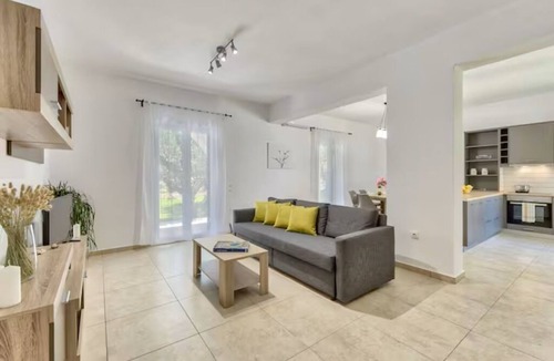 Porto Koukla Villa | Vardavilla